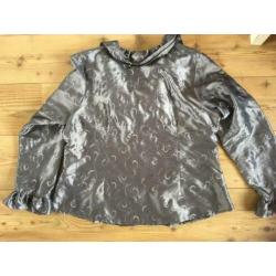 Blouse met leuke details grijs ophilia maat 48