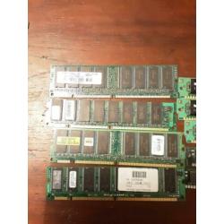 Groot assortiment geheugen voor oudere computers