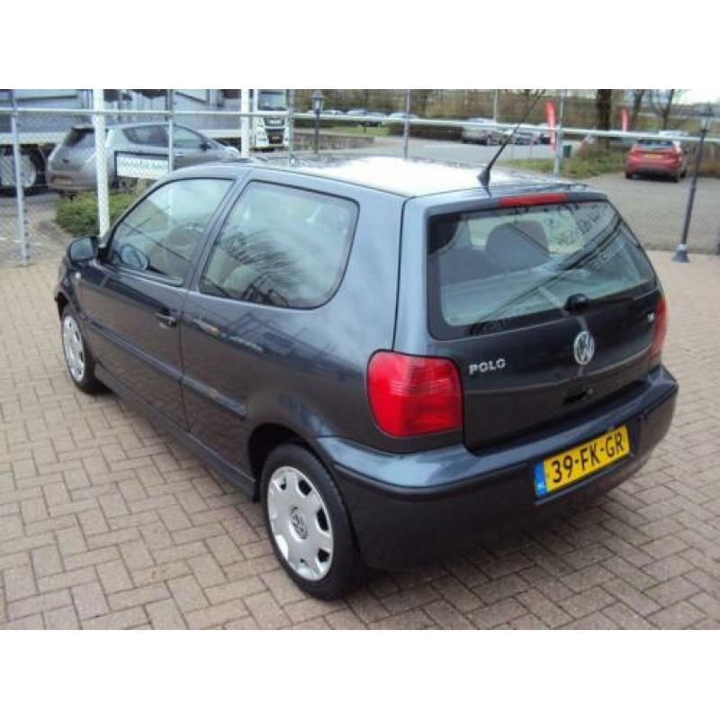 Volkswagen Polo 1.4 16v automaat *weinig km*airco nw apk