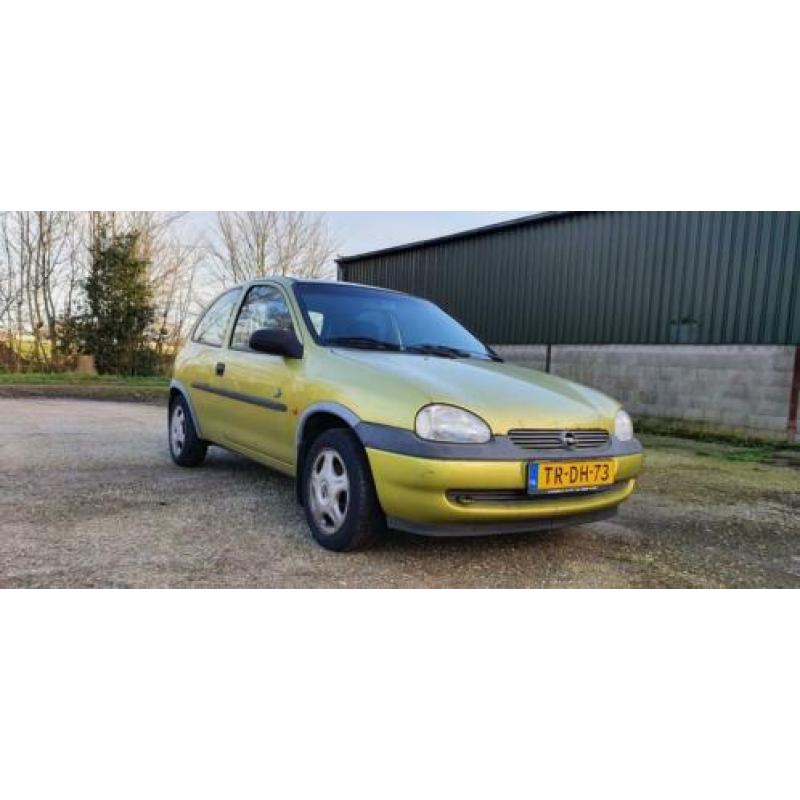 Opel Corsa 1.4 I 3D 1998 Geel