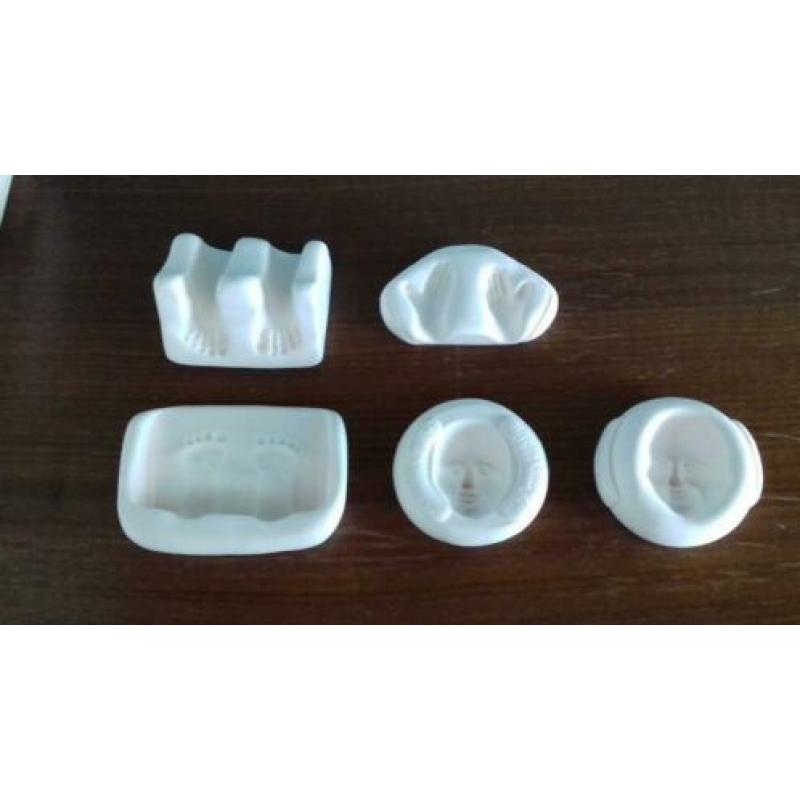 Diverse Amaco push molds, kleivormpjes
