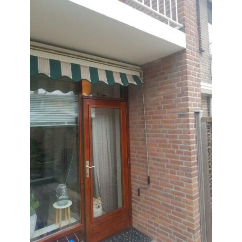 Te koop zonnescherm 5.50 uitval 3.20