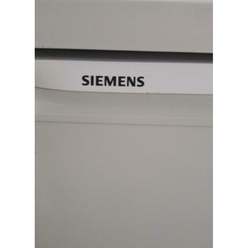 Siemens vriezer in perfecte staat met 4 transparante laden.