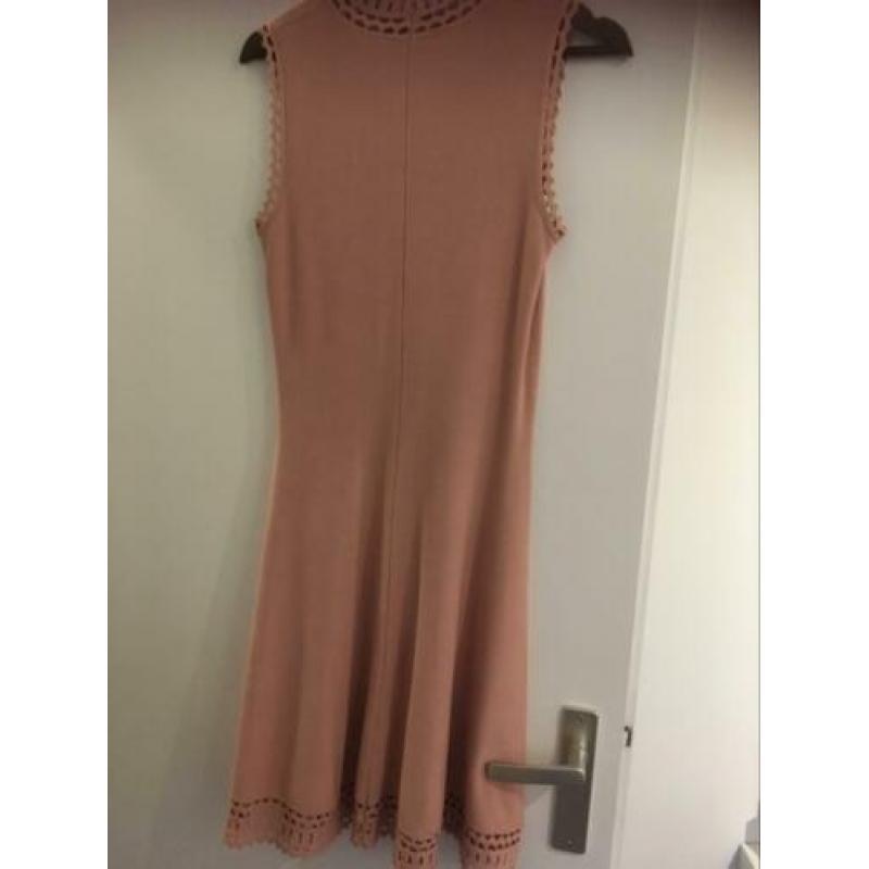 Nikkie Kate moss roze jurk