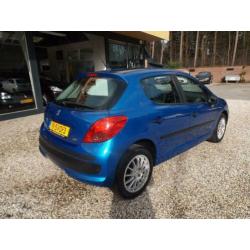 Peugeot 207 1.4 XR nette auto (bj 2006)