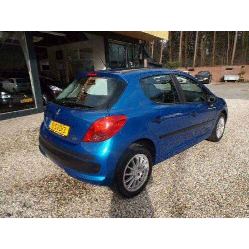 Peugeot 207 1.4 XR nette auto (bj 2006)