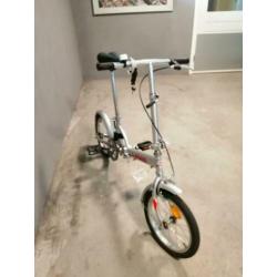 Zeer mooie L. BOND VOUWFIETS met terugtraprem bel stander sl