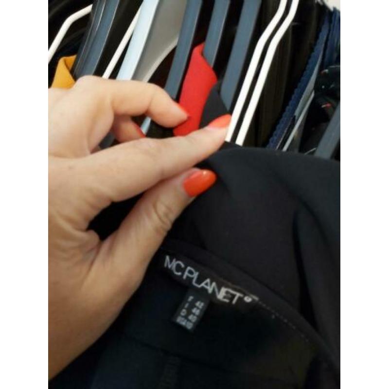 Rok16 - Zwarte McPLANET rok maat 42 travelstof (1)