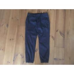 Uniqlo zgan donker blauwe loose fit jogger broek, maat M