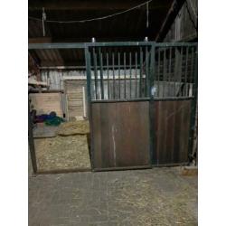 Te koop front paardenstal 2 stuks