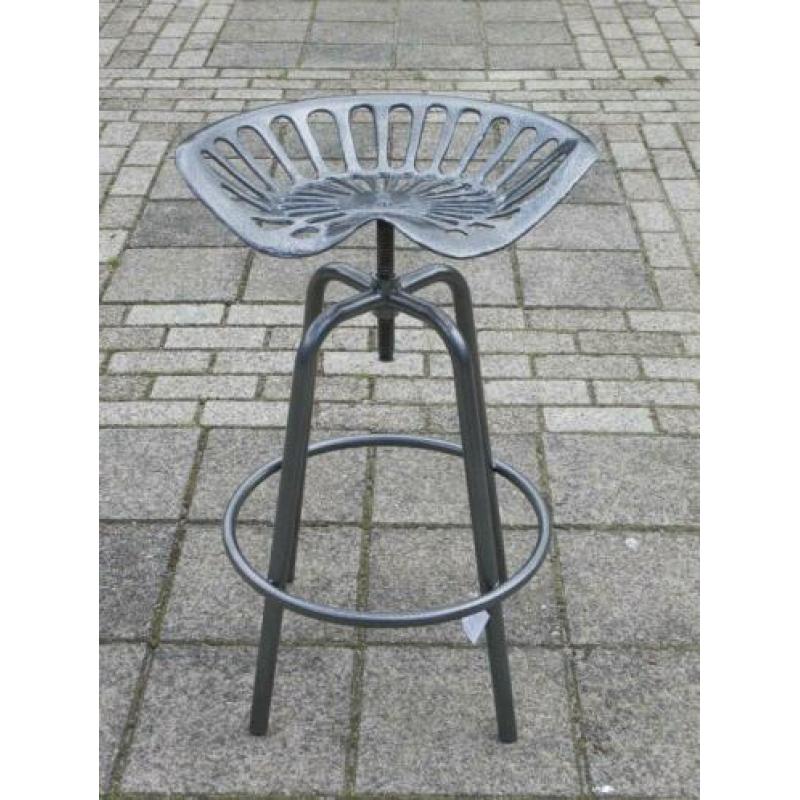 Barkruk, tractortafel, Esschert design tractorstoel statafel