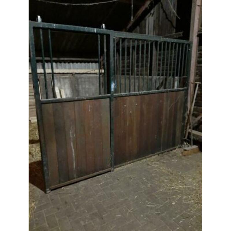 Te koop front paardenstal 2 stuks