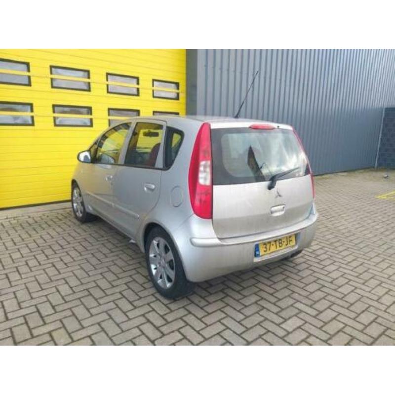 Mitsubishi Colt (bj 2006)