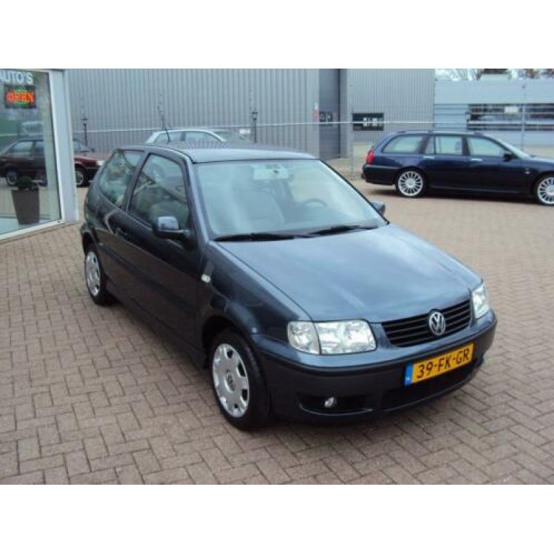 Volkswagen Polo 1.4 16v automaat *weinig km*airco nw apk
