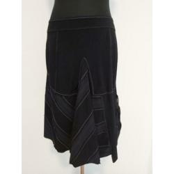 Rok16 - Zwarte McPLANET rok maat 42 travelstof (1)