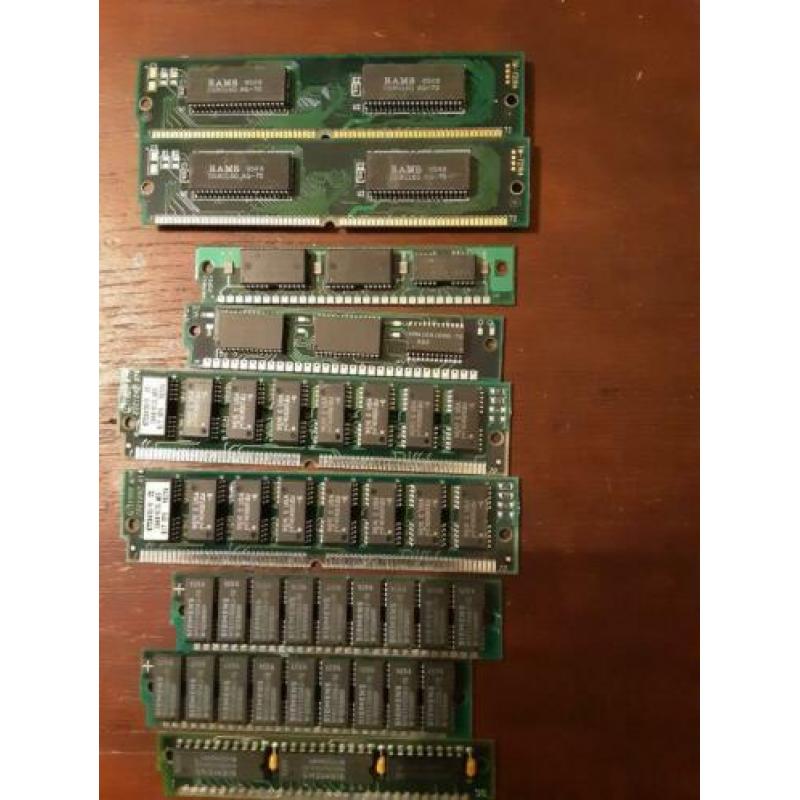 Groot assortiment geheugen voor oudere computers