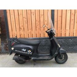 Scooter met wokstatus BTC Riva 2016