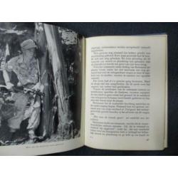 Op wacht in de dessa, ac de gooyer linnen 206 pagina s met f