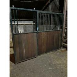 Te koop front paardenstal 2 stuks