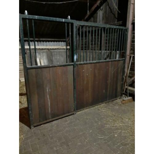 Te koop front paardenstal 2 stuks