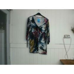 Multicolor tricot tuniek Bagoes maat 2 - 42/44 ?