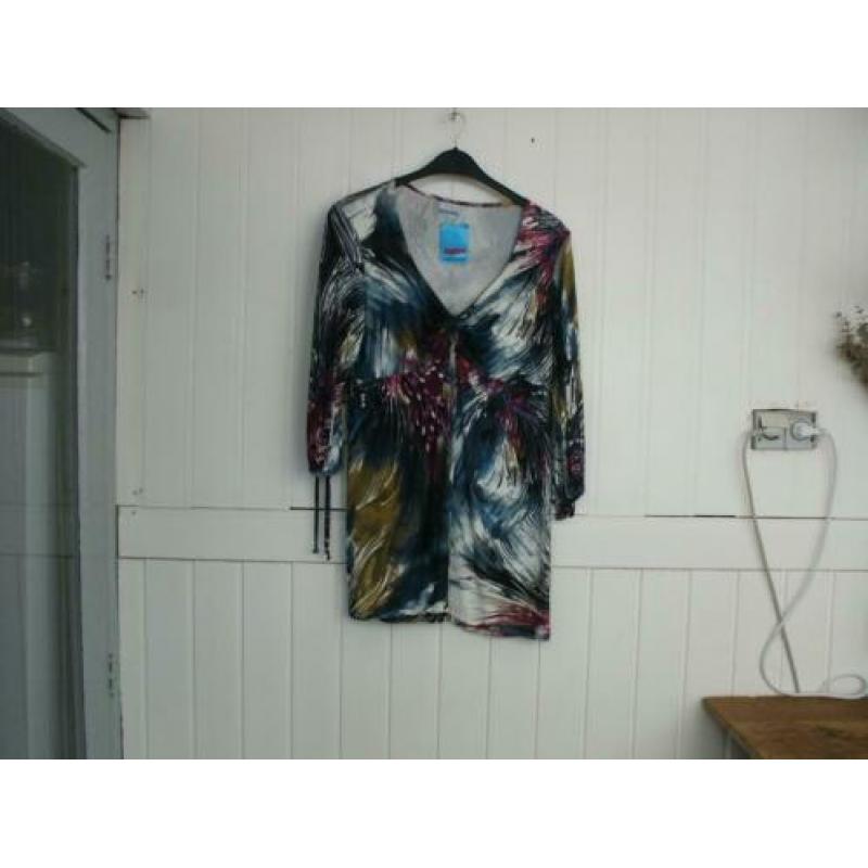 Multicolor tricot tuniek Bagoes maat 2 - 42/44 ?