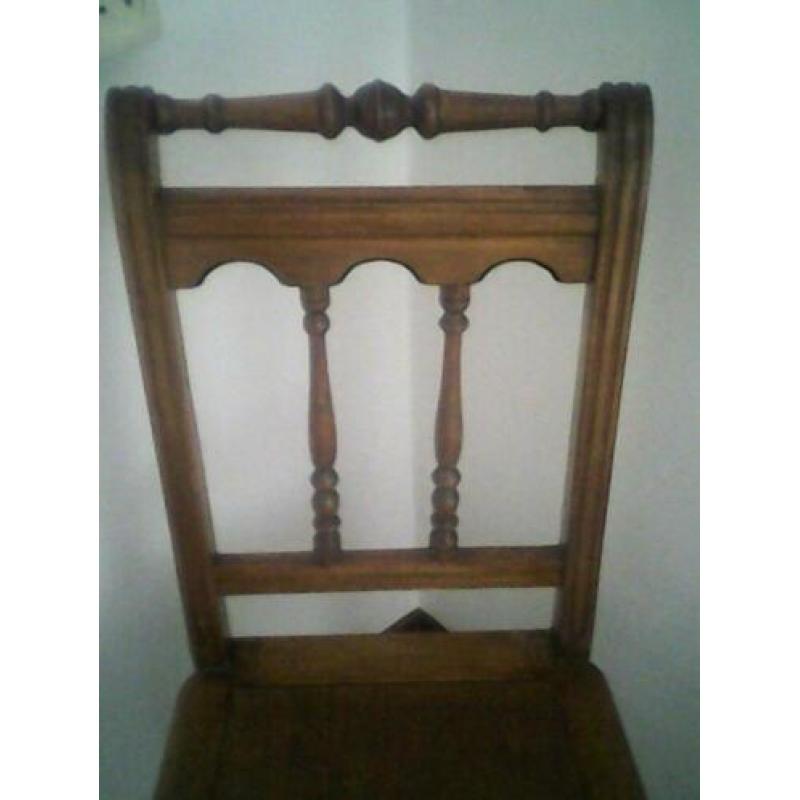 Antiek en brocante stoel