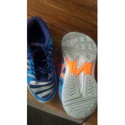 Asics zaal schoenen maat 35