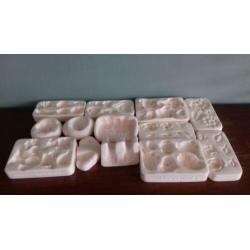 Diverse Amaco push molds, kleivormpjes