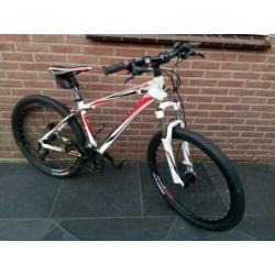 Giant Mountainbike type Revel maat 40