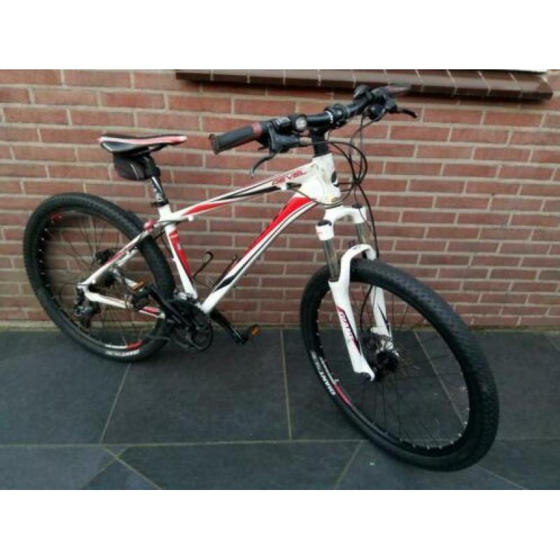 Giant Mountainbike type Revel maat 40