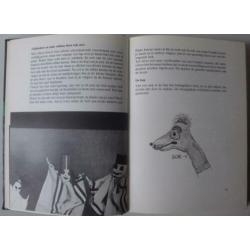 Het poppenkastboek Zelf maken en spelen. Paul Postma. Cantec