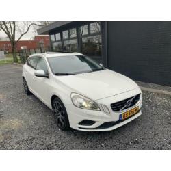 Volvo v60 r-design 1.6 d2 140 pk