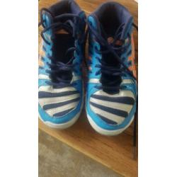 Asics zaal schoenen maat 35