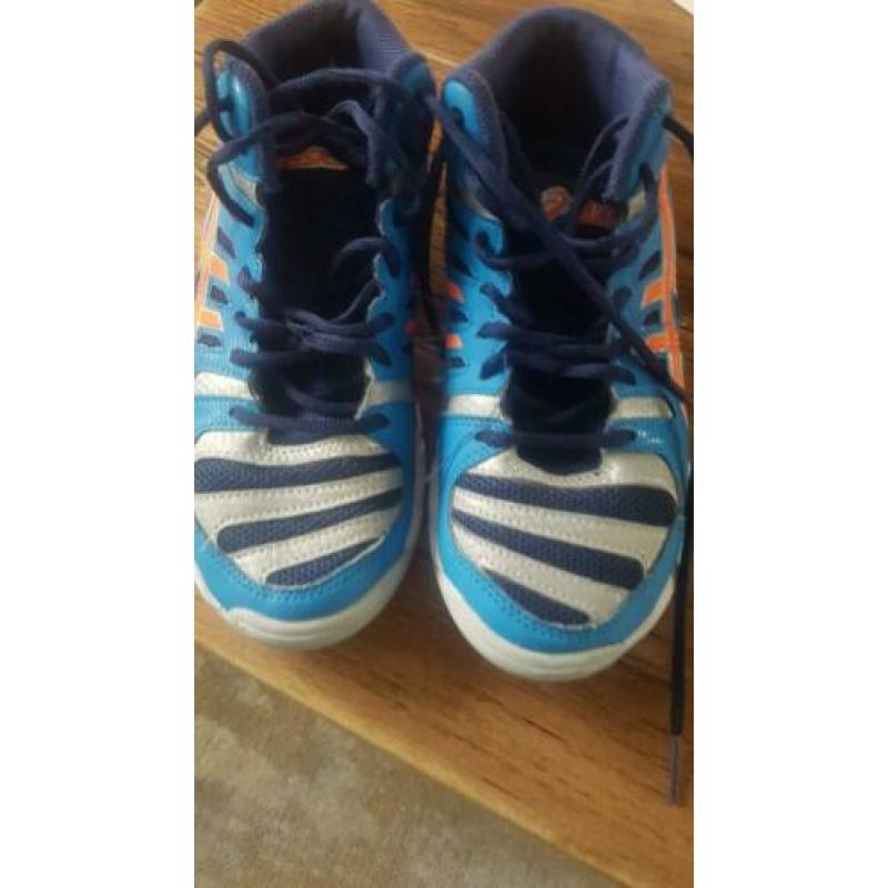 Asics zaal schoenen maat 35