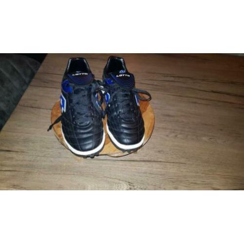 Umbro sport schoenen maat 40.