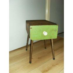 Kleine houten tafel
