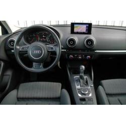 Audi A3 Sportback 1.6 TDI Ambition Pro Line plus [ panoramad