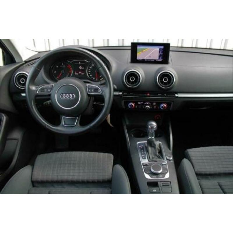 Audi A3 Sportback 1.6 TDI Ambition Pro Line plus [ panoramad
