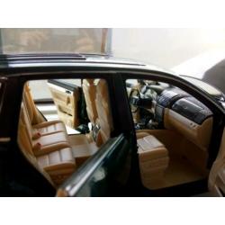 VW Touareg 1:18