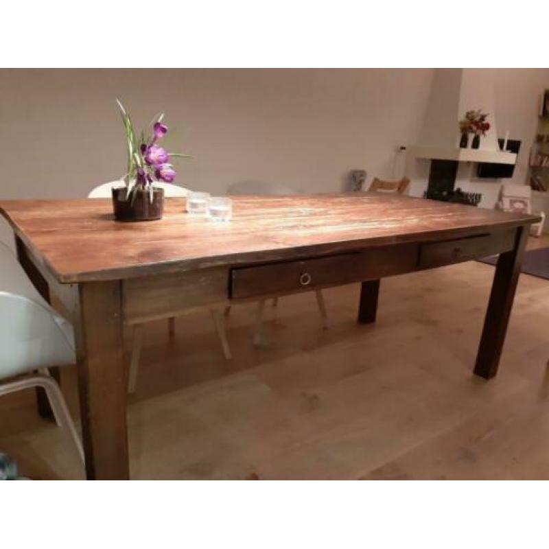Mooie eettafel te koop