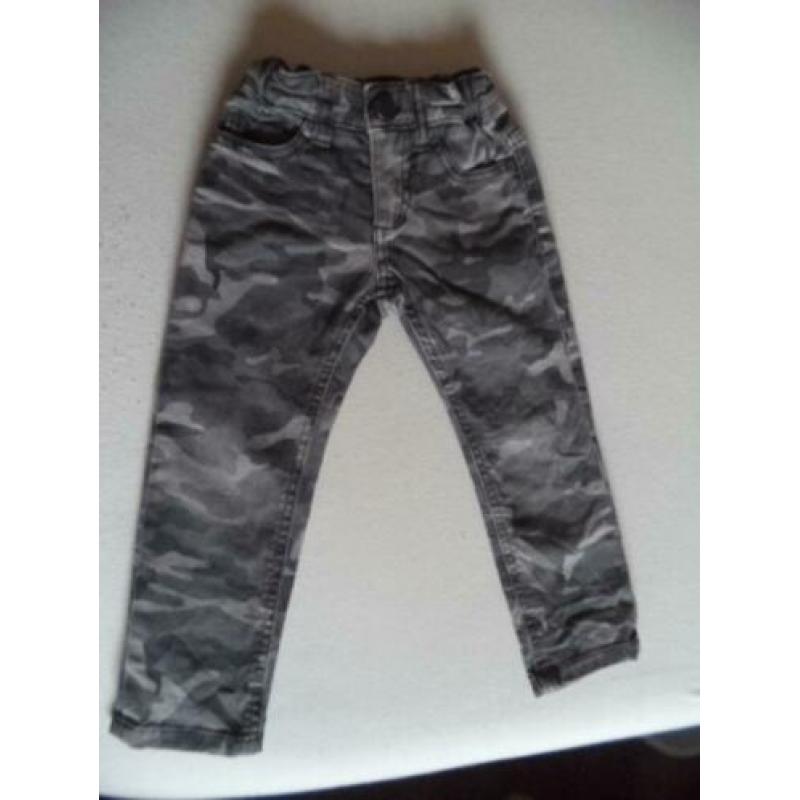 Pakketje jongens jeans maat 92