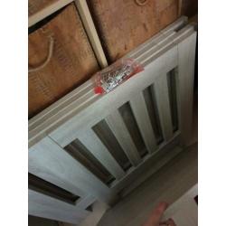 Box twf incl matras. Moet met spoed weg.