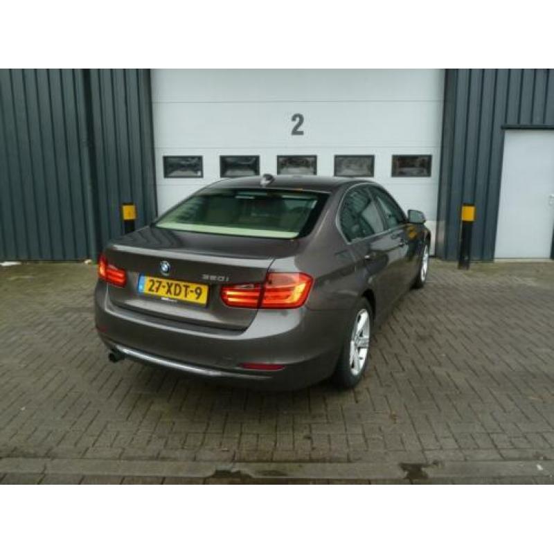 Bmw 3-SERIE 320i Luxury Line Led Navi Keyle