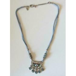 Toenga Ketting lichtblauw met strass