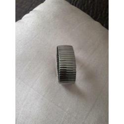 Mooie stalen brede 2,8 cm Flexibele armband maat L- DAMES