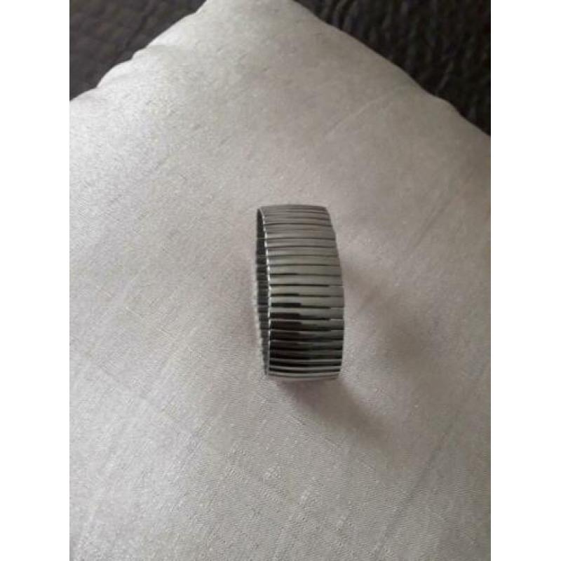 Mooie stalen brede 2,8 cm Flexibele armband maat L- DAMES