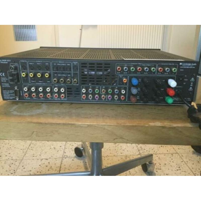 Cambridge Audio versterker en cd-speler AZUR serie.