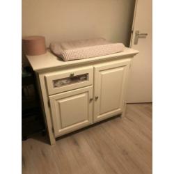 Mooie complete stevige kinderkamer