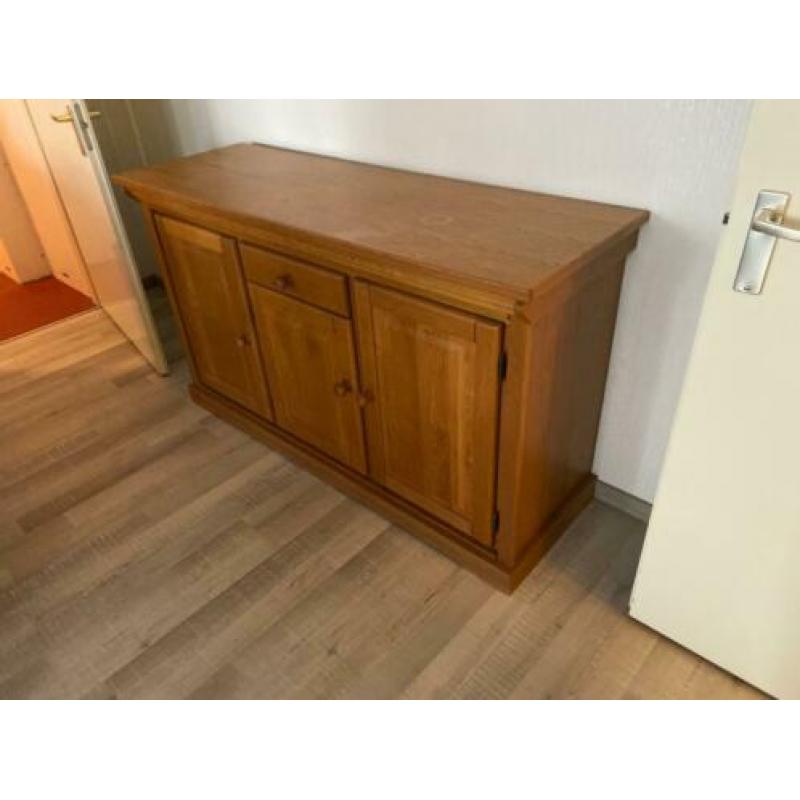 Eiken Dressoir + eiken tafel + 4 stoelen